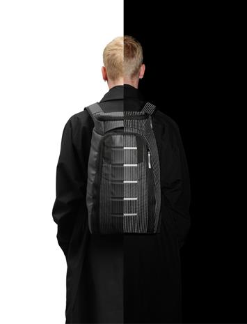 Db Hugger, 20L, reppu, reflective black – kuva 3/5