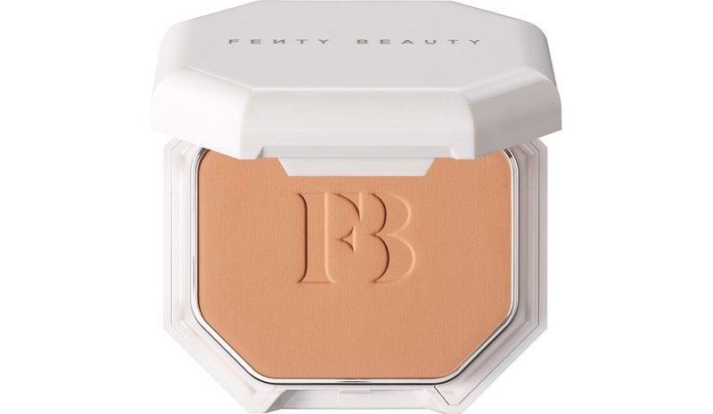 Fenty Beauty Pro Filt'r Soft Matte Powder Foundation 320