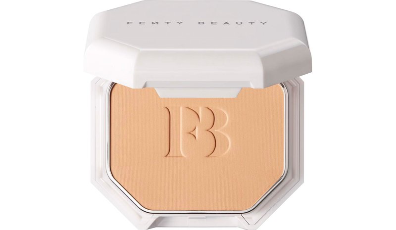 Fenty Beauty Pro Filt'r Soft Matte Powder Foundation 250