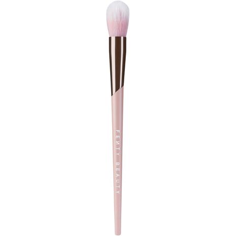 Fenty Beauty Highlighter Brush 135