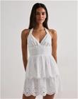 Nelly - Valkoinen - Tied Embroidered Dress