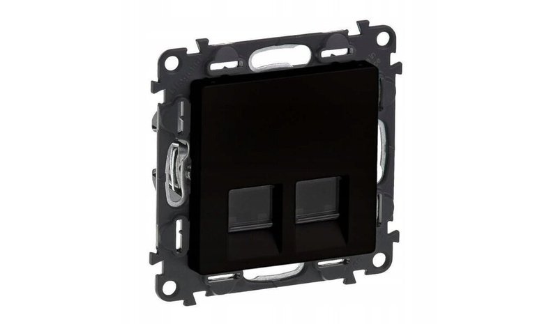 Legrand Valena Life Rj45 Cat. 6a Stp musta pistorasia