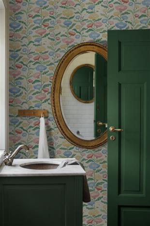 Astrid Wilson - 9489W Tapetti