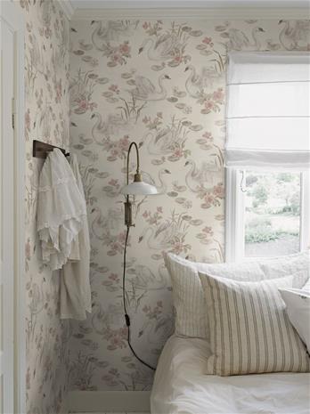 Lily Swan - 6924 Tapetti