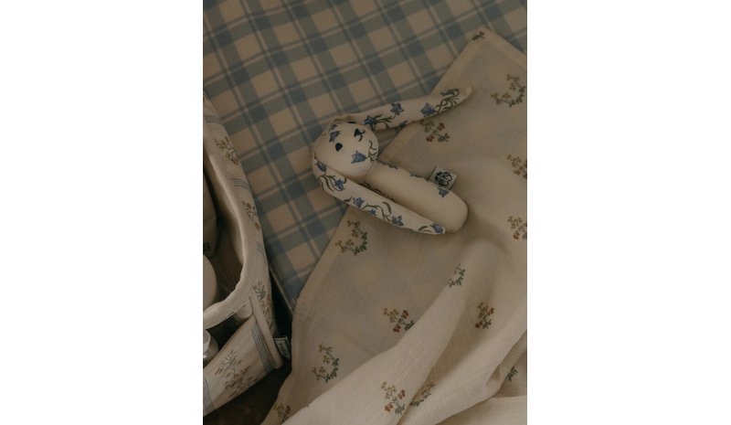 Garbo&Friends Bell Flower Rattle Bunny - Cream - 110X110