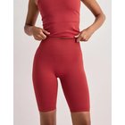 Aim'n - Punainen - Shape Seamless Biker Shorts