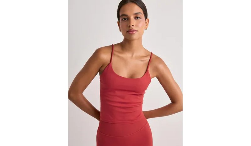Aim'n - Punainen - Shape Seamless Strap Singlet