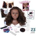 Smoby - Afro hårstylinghuvud - Lätt att styla - 23 realistiska accessoarer - Värmekänsliga läppar - Förvaringslucka