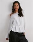 Nelly - Valkoinen - Slouchy Lace Blouse