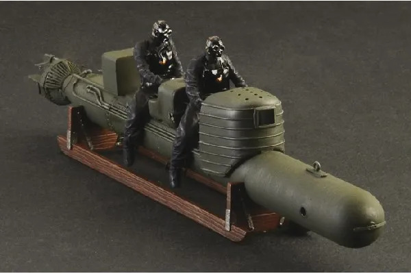 ITALERI 1:35 S.L.C. ''Maiale'' with crew