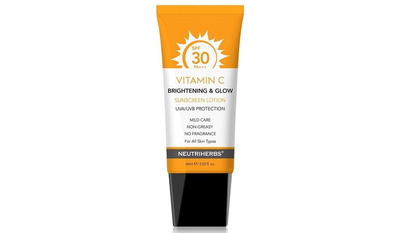 Neutriherbs Vitamin C Sunscreen Lotion SPF30 Brightening & Glow 60 ml