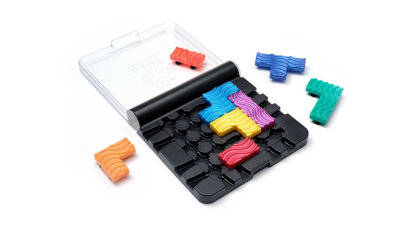 SmartGames IQ Flow 3D puzzle