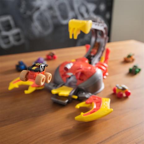 Monster Jam Mini 1:87 Scorpion Playset