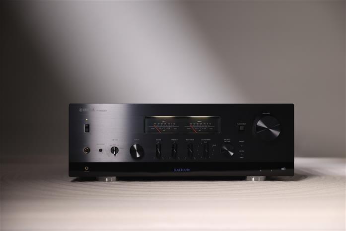 Yamaha R-N2000A 90 W 2.0 channels stereo Black