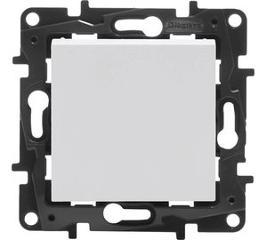 Legrand Niloe Step ristikytkin, valkoinen