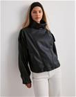 Nelly - Musta - PU Bomber Jacket