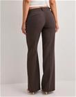 Nelly - Ruskea - Low Waist Loose Flare Pants