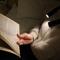 Hands-free Booklight Kikkerland – kuva 4