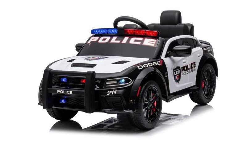 Dodge Charger musta sähköinen poliisiauto