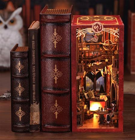 Book Nook: Flame Common Room GADGET