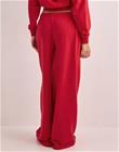 Nelly - Punainen - Perfect baggy joggers