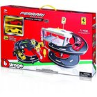 Bburago Ferrarin autotalli kahdella autolla 1:43