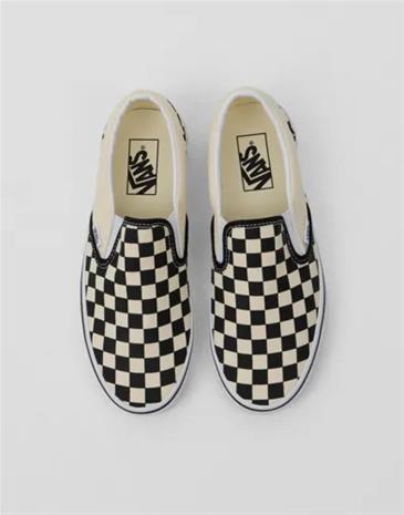 VANS - Musta - Ua Classic Slip-On