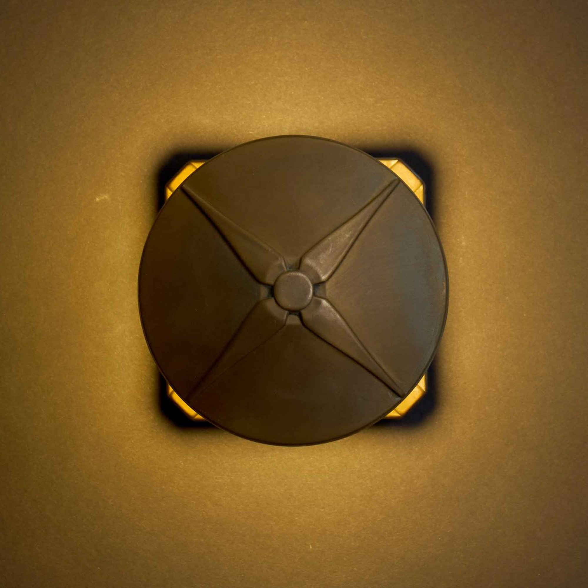 LED-seinävalaisin Aura Disk, ulkonema 12,5 cm, antiikkimessinki, IP65