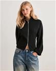Nelly - Musta - Luxury Funnel Neck Zip