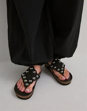 Nelly - Musta - Pointy Braided Slingback