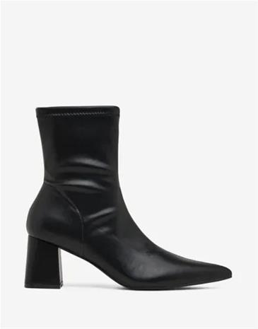 Nelly - Musta - Pointy Ankel Boot