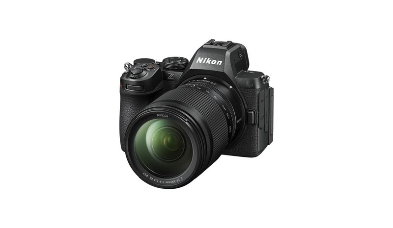 Nikon Z5 II + 24-200 mm VOA17 – kuva 2/4