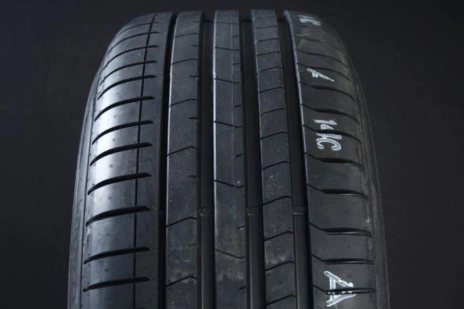 Pirelli P-Zero S.C. PZ4 275/35YR20