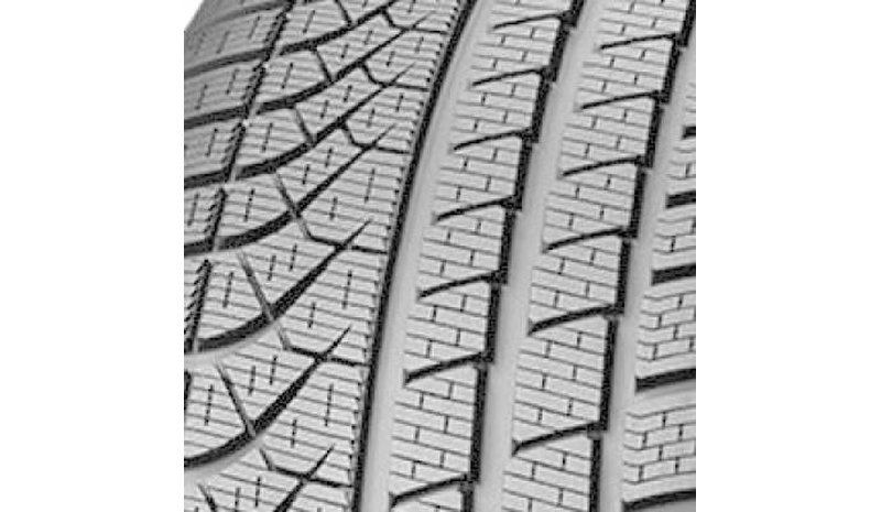 P Zero Winter 245/45 R18 100V