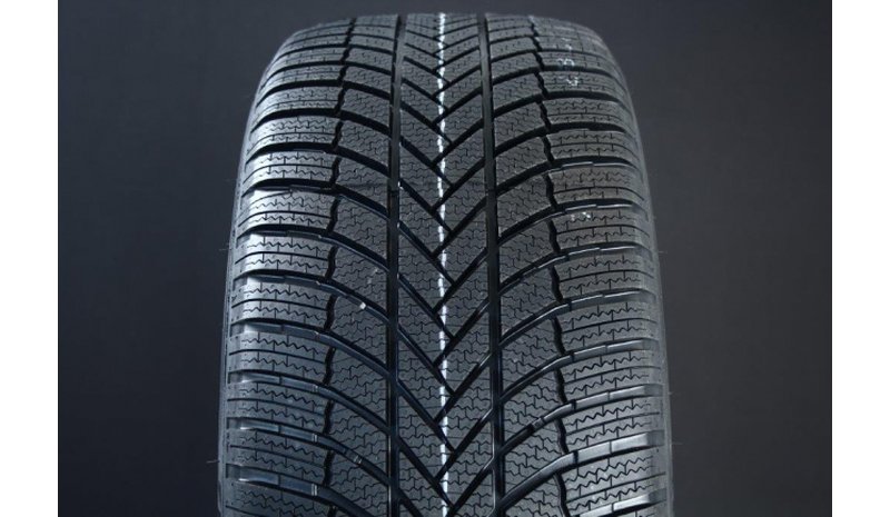 Blizzak LM 005 225/45 R19 96V