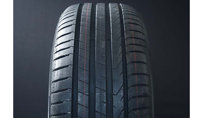 Scorpion 255/40 R22 103H