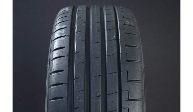 P Zero PZ5 265/45 R21 108V – kuva 1/3