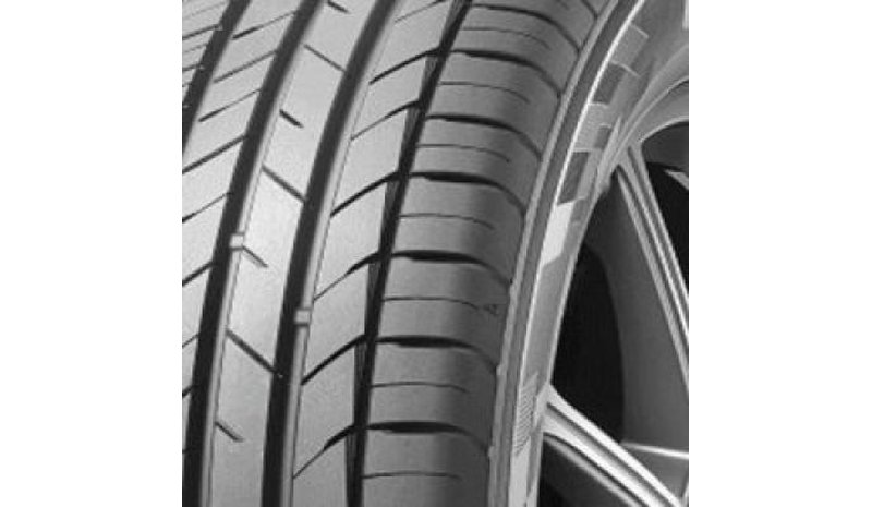 Ecsta HS52 235/50 R18 101H – kuva 1/1