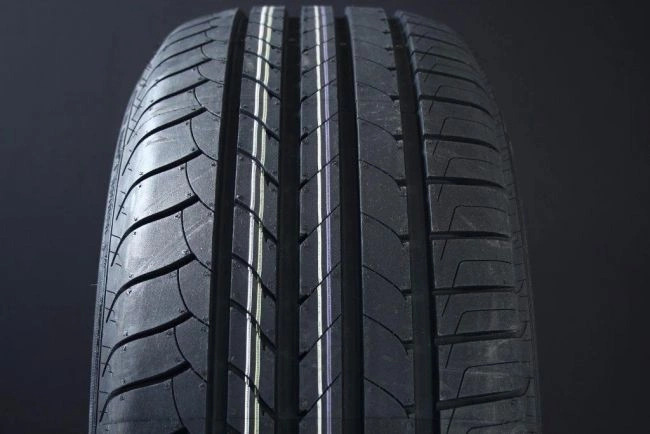 Goodyear EfficientGrip Performance 215/45R20 95T XL + SealTech FP