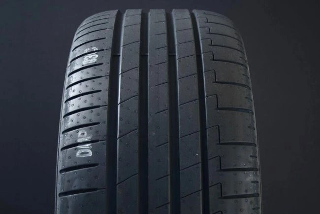 Pirelli P-Zero E 235/50R19 103V XL – kuva 3/3