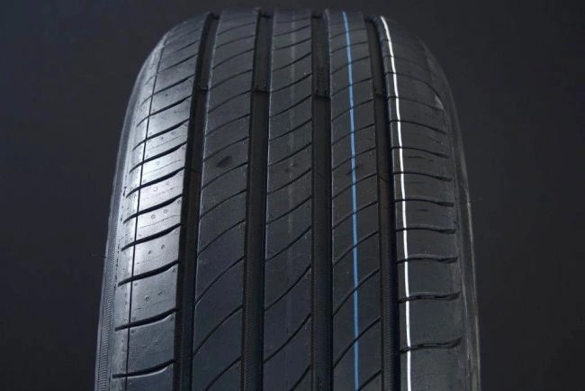 E Primacy 235/50 R19 99V