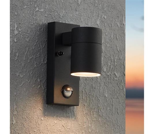 EGLO RIGA UDENDØRS VÆG SENSOR IP44 240LM SORT