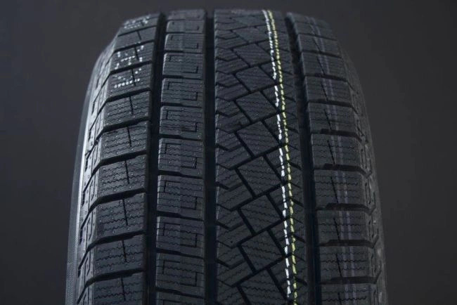 Ice Zero Asimmetrico 225/45 R18 95H