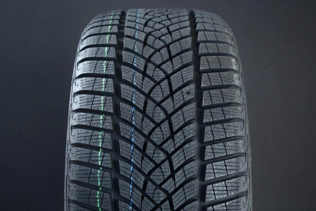 UltraGrip Performance + 245/40 R19 98V