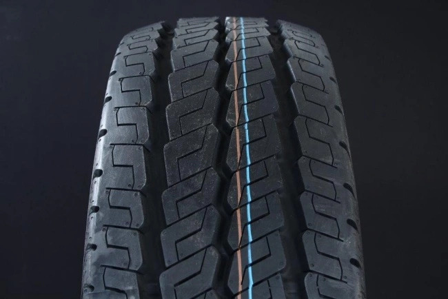 Continental VancoCamper 215/70R15 109R