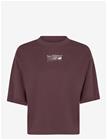 NEW BALANCE Trackside Relaxed T-Shirt - CHERRY LEATHER - S